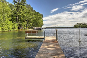 Evolve Hayward Cabin on Grindstone Lake, Pets OK